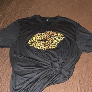 Woman’s short sleeve shirt